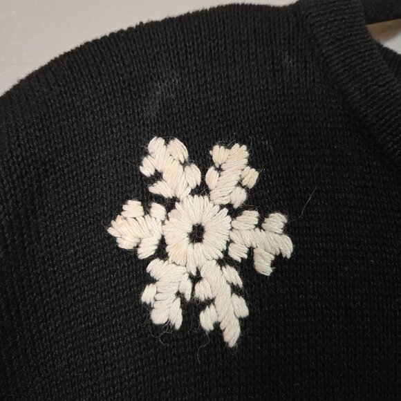 Vintage Ugly Novelty Christmas Holiday Sweater Embroidered Holly Snowflakes - Picture 9 of 9